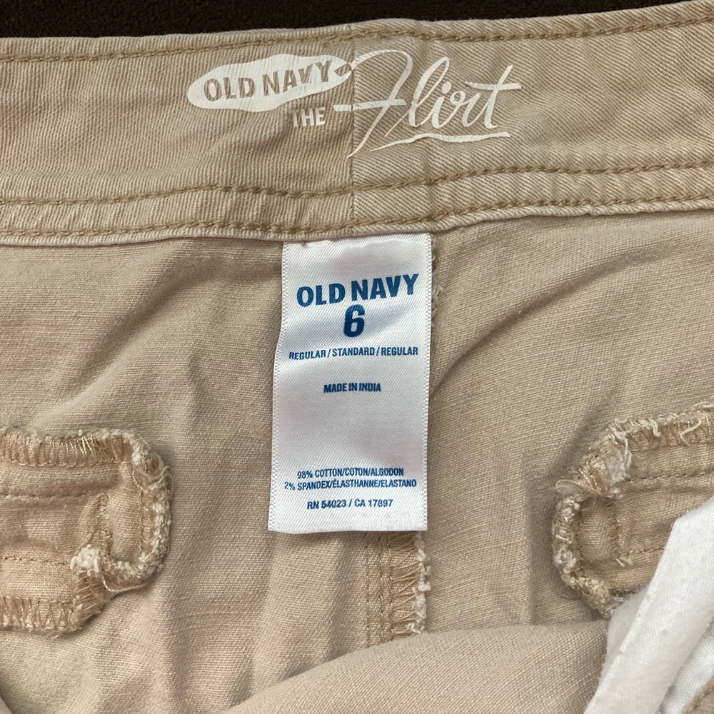 Old Navy Flirt Size 6 Chinos